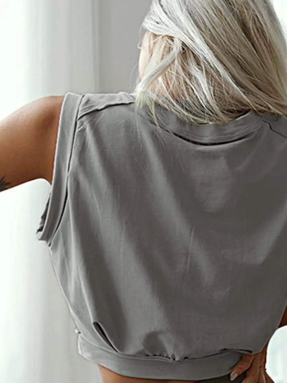 Round Neck Cropped Active Top Carauana Store