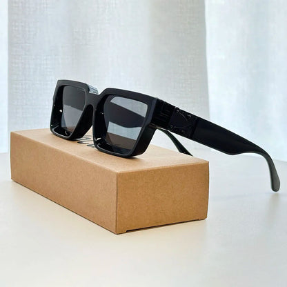 Black Carauana Millionaire GO3 on a cardboard box