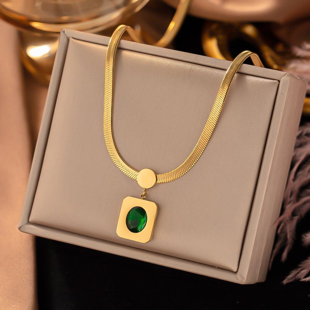 Vintage Rust Steel Zircon Necklace Flat Snake Bone Chain Blade Chain Square Emerald Pendant Necklace Women