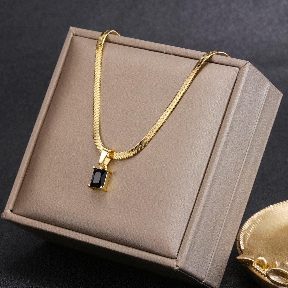 Vintage Rust Steel Zircon Necklace Flat Snake Bone Chain Blade Chain Square Emerald Pendant Necklace Women