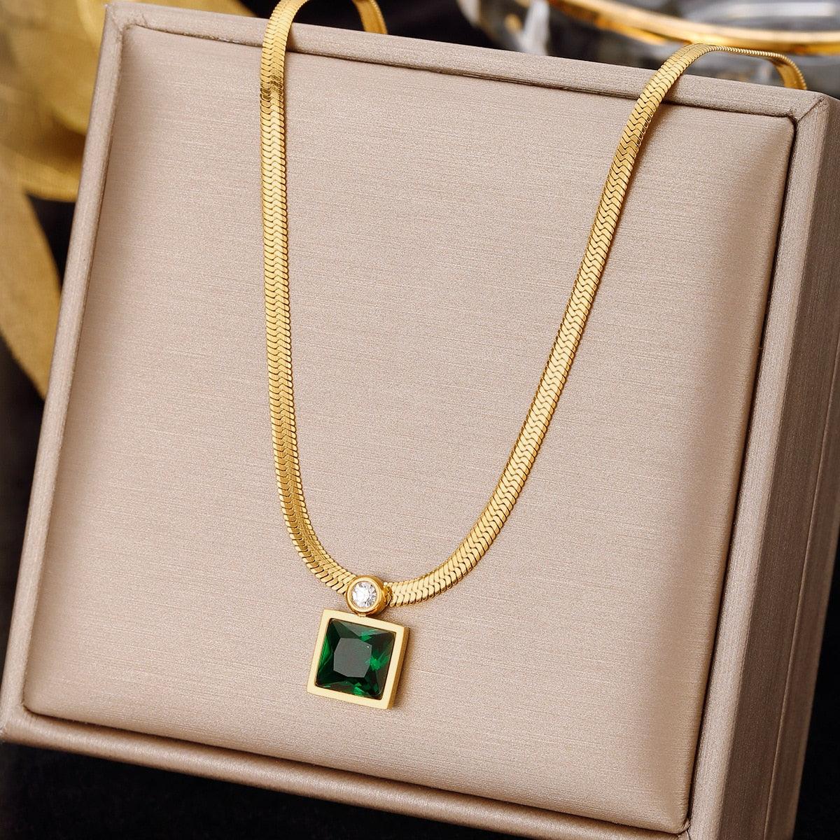 Vintage Rust Steel Zircon Necklace Flat Snake Bone Chain Blade Chain Square Emerald Pendant Necklace Women