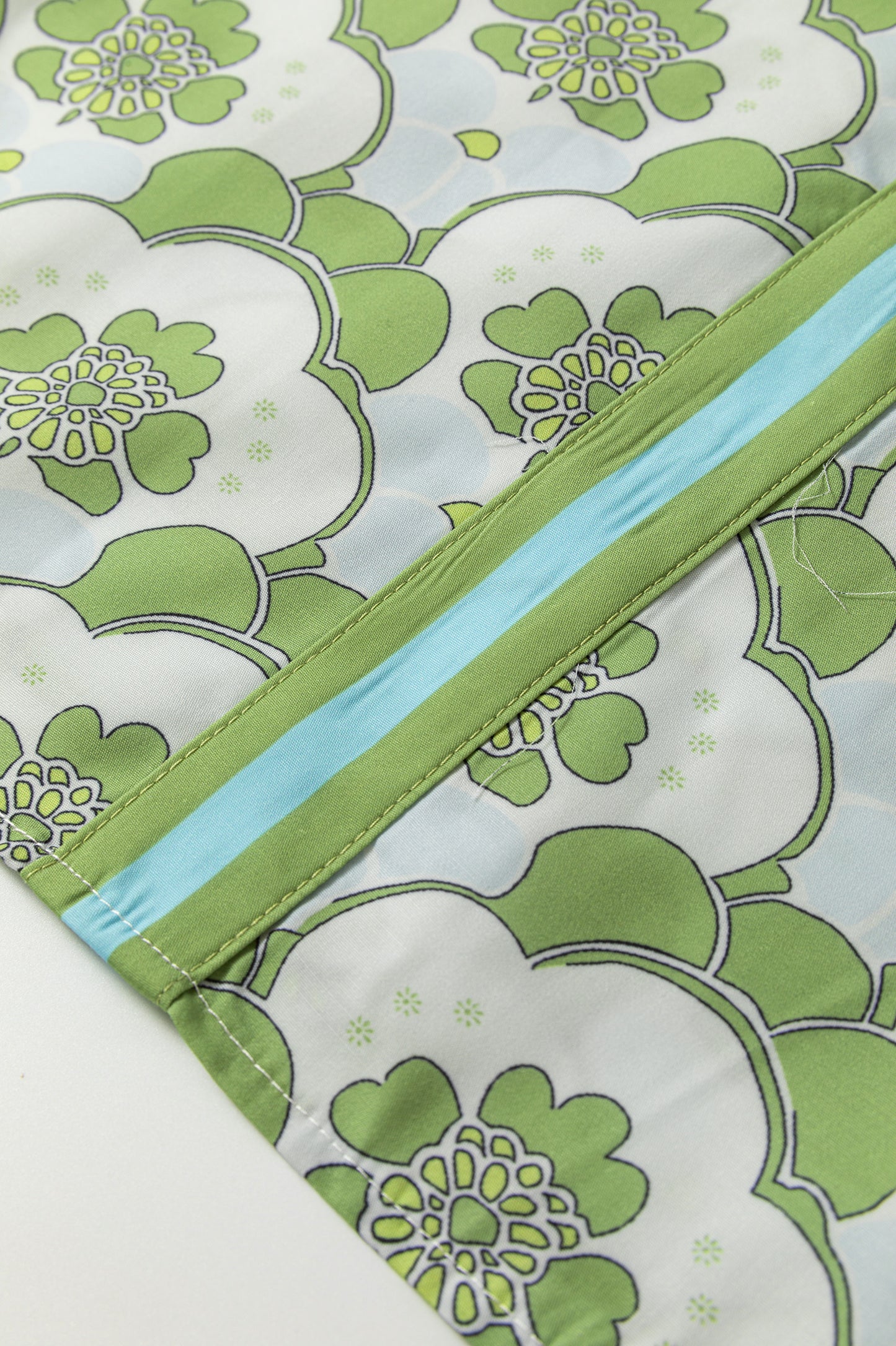 Blouse d'été à manches courtes et volants, imprimé floral vert nuageux