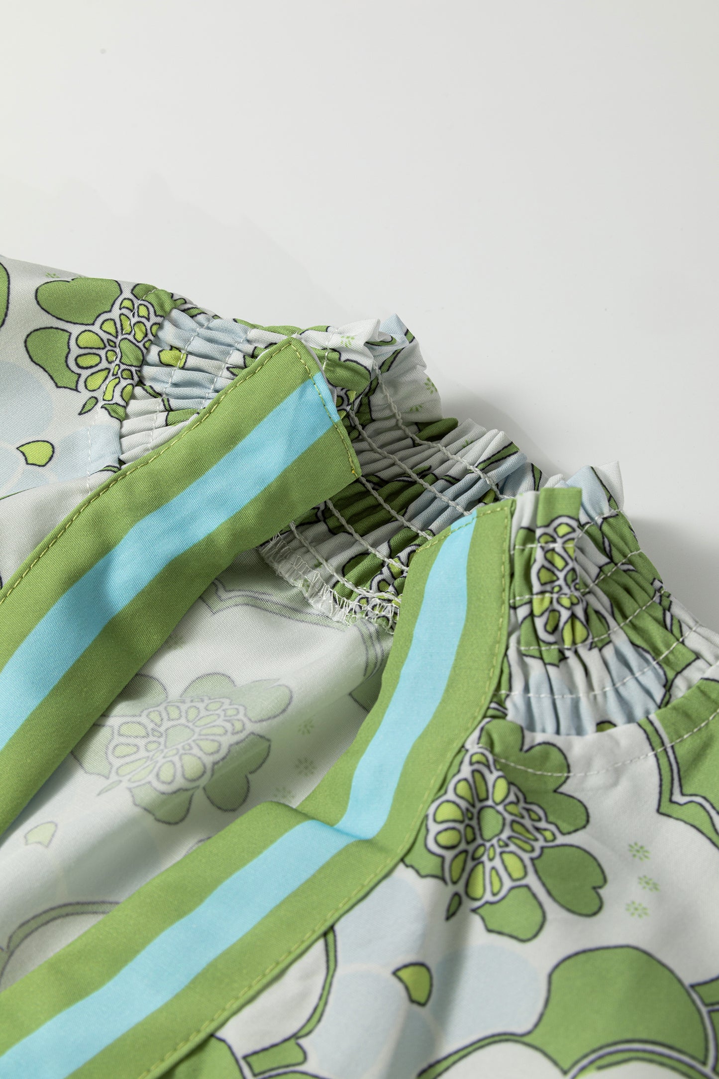 Blouse d'été à manches courtes et volants, imprimé floral vert nuageux